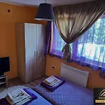 дени Villa *
