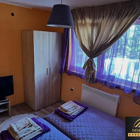 дени Villa *