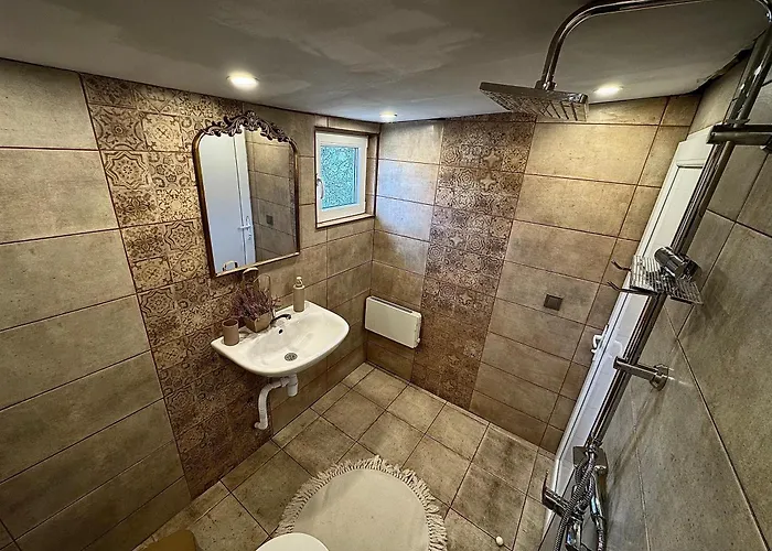 дени * Chukovezer